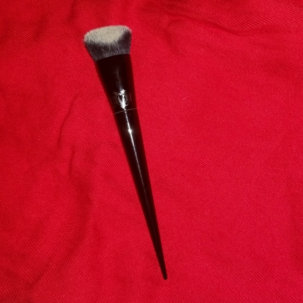 Kat Von D foundation brush